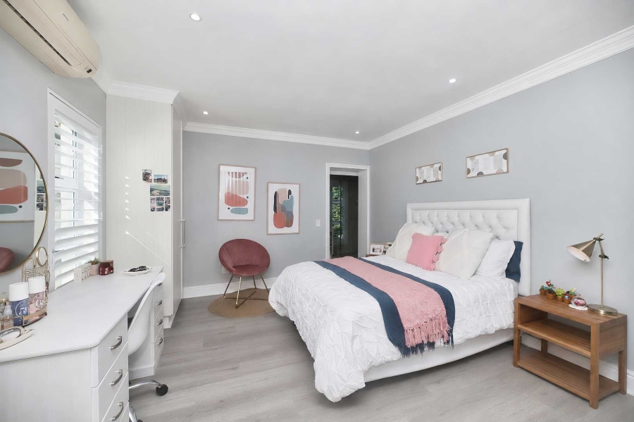 4 Bedroom Property for Sale in Hemel en Aarde Estate Western Cape